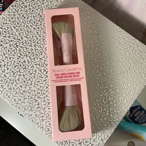 Beauty Creations Sloped Shape Brush with Pink Packaging New